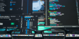 Choosing the Perfect Payment Integration: Hosted Solutions vs API